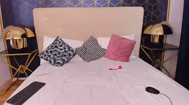 SarahGrays online show from January 16, 12:45 am