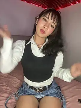 Snapshot of Catmila- chatting on January 19, 2:36 am Catmila- online show from January 19, 2:36 am