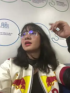 Snapshot of Catmila- chatting on February 27, 11:48 pm Catmila- online show from February 27, 11:48 pm