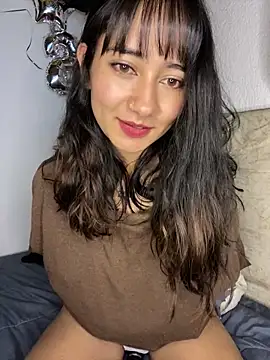 Snapshot of Catmila- chatting on January 6, 7:12 am Catmila- online show from January 6, 7:12 am