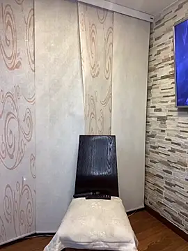 Snapshot of Catmila- chatting on February 1, 6:34 am Catmila- online show from February 1, 6:34 am