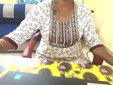 Snapshot of sriyazhini chatting on June 22, 6:32 am sriyazhini online show from June 22, 6:32 am