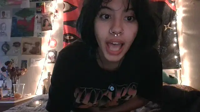 Snapshot of Rubyred2369 chatting on January 8, 8:39 pm Rubyred2369 online show from January 8, 8:39 pm