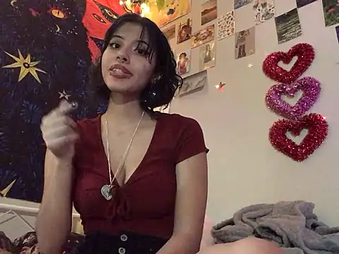 Snapshot of Rubyred2369 chatting on February 12, 9:22 pm Rubyred2369 online show from February 12, 9:22 pm