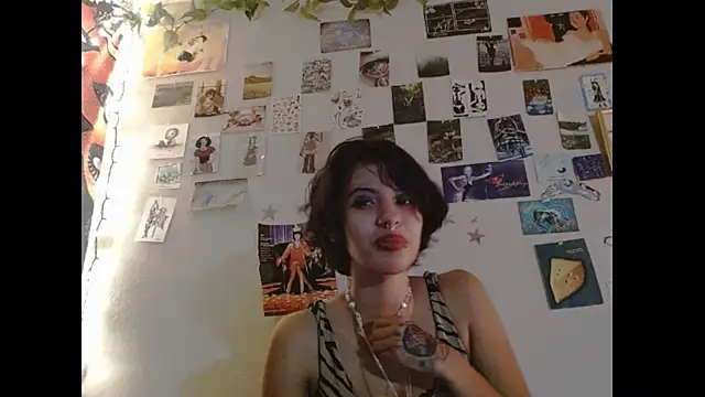 Snapshot of Rubyred2369 chatting on March 8, 3:50 am Rubyred2369 online show from March 8, 3:50 am