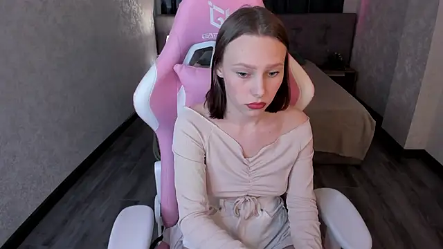 Aliceforfuun online show from March 4, 10:02 am