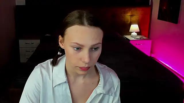 Aliceforfuun online show from March 17, 6:51 am