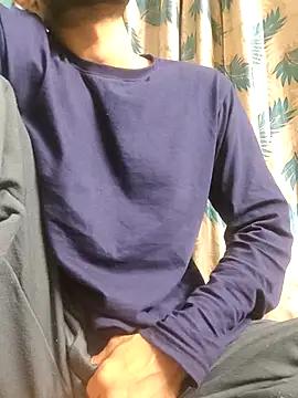 TOPMOON001 online show from February 13, 7:32 pm