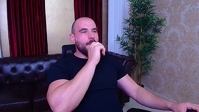 AdamJamesonn online show from September 22, 5:20 am