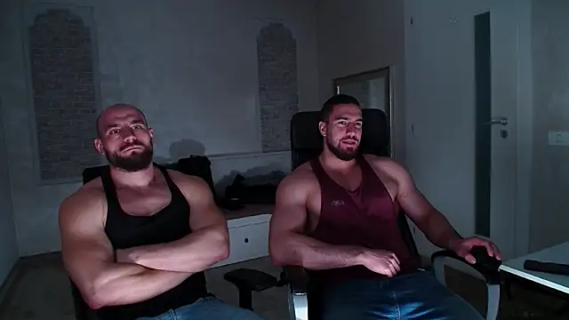 Snapshot of AdamJamesonn chatting on February 17, 5:48 am AdamJamesonn online show from February 17, 5:48 am