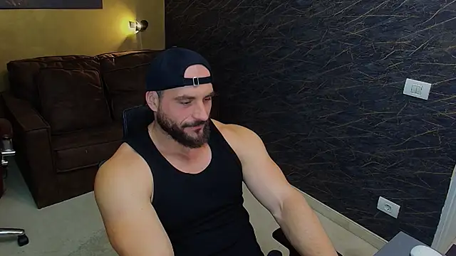 Snapshot of AdamJamesonn chatting on June 23, 5:16 am AdamJamesonn online show from June 23, 5:16 am
