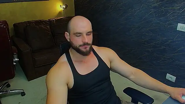 Snapshot of AdamJamesonn chatting on June 29, 5:14 am AdamJamesonn online show from June 29, 5:14 am