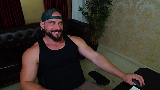 Snapshot of AdamJamesonn chatting on July 17, 5:14 am AdamJamesonn online show from July 17, 5:14 am
