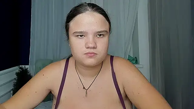 Snapshot of AdeleCruz chatting on September 28, 12:10 pm AdeleCruz online show from September 28, 12:10 pm