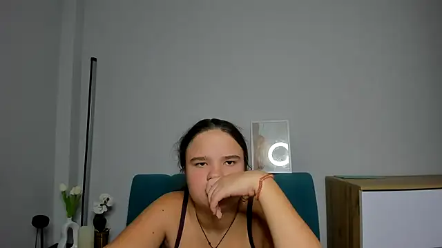 Snapshot of AdeleCruz chatting on October 6, 12:13 pm AdeleCruz online show from October 6, 12:13 pm