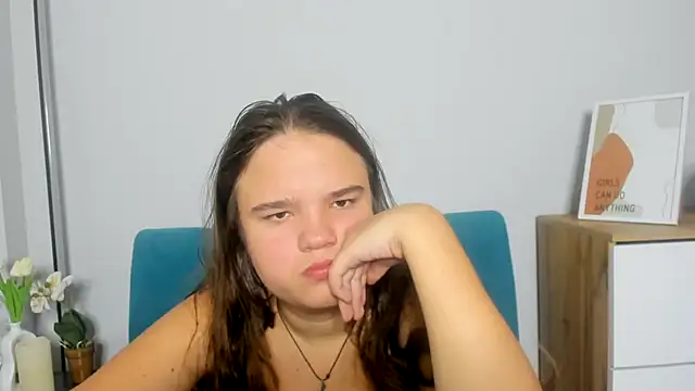 Snapshot of AdeleCruz chatting on October 21, 7:09 am AdeleCruz online show from October 21, 7:09 am