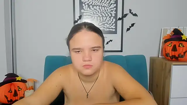 Snapshot of AdeleCruz chatting on October 25, 7:05 am AdeleCruz online show from October 25, 7:05 am