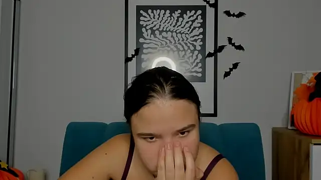 Snapshot of AdeleCruz chatting on November 1, 8:05 am AdeleCruz online show from November 1, 8:05 am