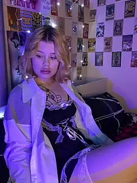 Snapshot of RoziRi chatting on January 8, 2:25 pm RoziRi online show from January 8, 2:25 pm