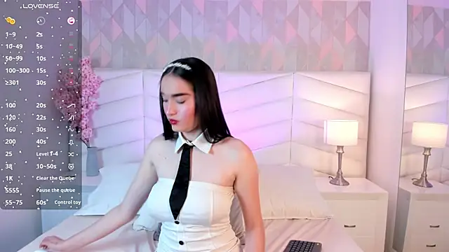 chelsea bolton  online show from March 7, 11:40 am