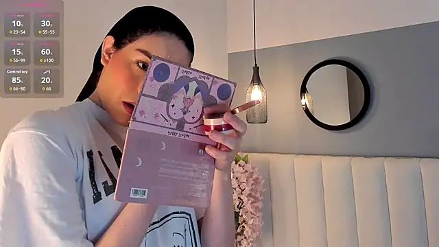 chelsea bolton  online show from March 22, 12:30 pm