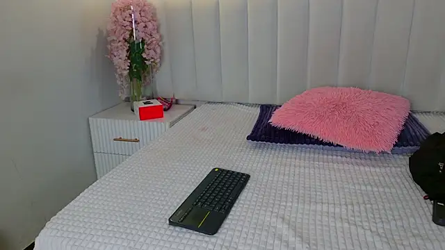 Snapshot of chelsea_bolton_ chatting on July 5, 12:12 pm chelsea bolton online show from July 5, 12:12 pm