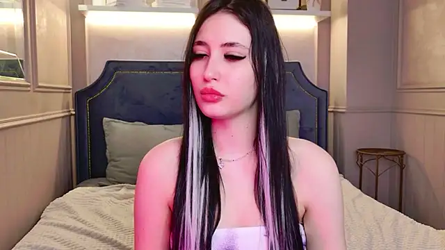 Snapshot of EmmaLawrens chatting on March 25, 10:43 am EmmaLawrens online show from March 25, 10:43 am