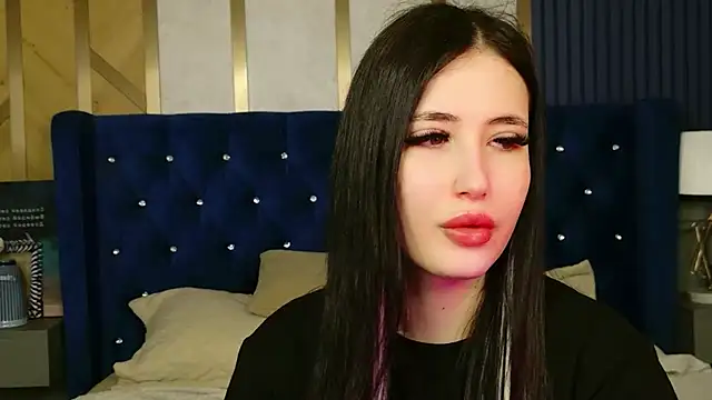 Snapshot of EmmaLawrens chatting on April 1, 10:38 am EmmaLawrens online show from April 1, 10:38 am