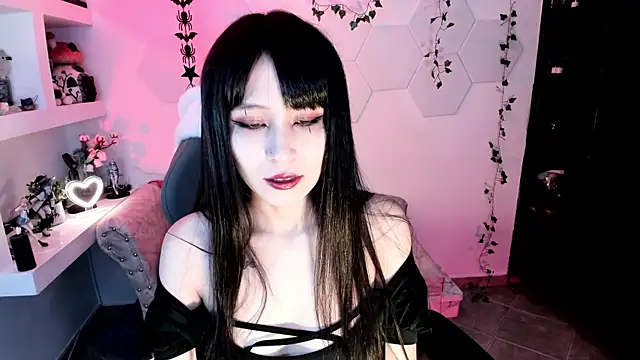 Effy Devalk online show from February 24, 2:04 pm