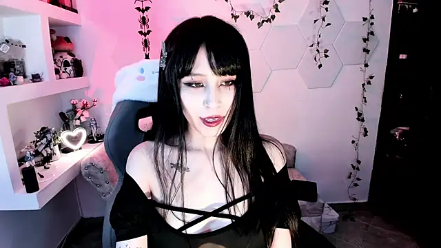 Effy Devalk online show from February 24, 5:53 pm