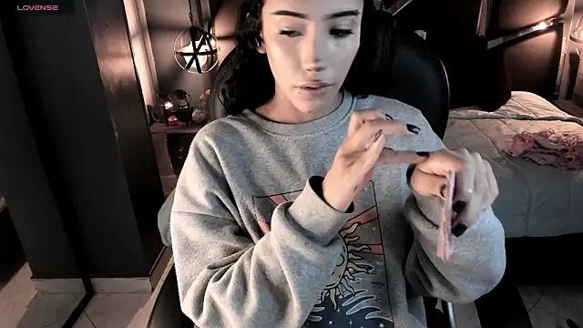 vaiolethsan   online show from February 11, 8:14 pm