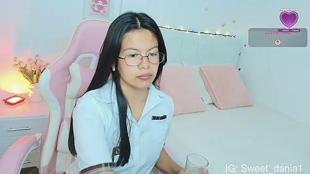 sweet dania  online show from September 25, 4:38 am