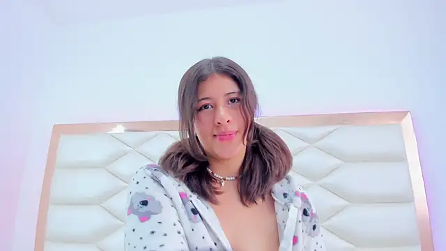 MiaQueen021 online show from January 14, 6:17 pm