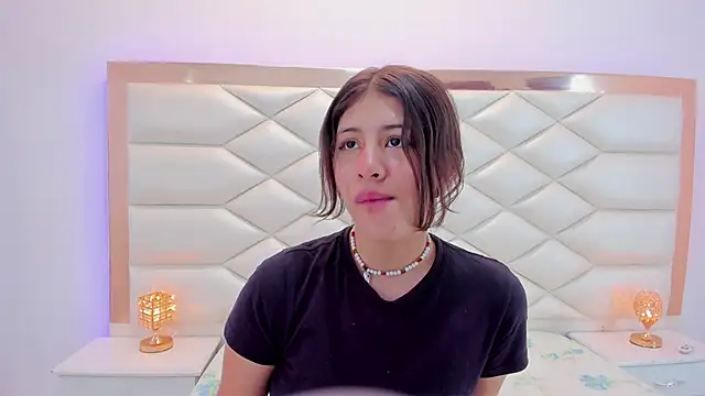 MiaQueen021 online show from January 17, 12:21 pm