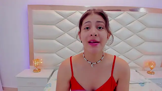 MiaQueen021 online show from January 18, 12:15 pm
