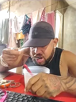 Snapshot of safado0027 chatting on October 26, 5:41 pm safado0027 online show from October 26, 5:41 pm