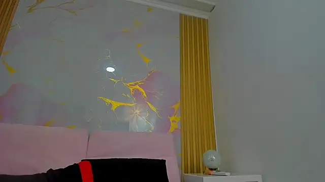 Snapshot of Kim_Lennon chatting on October 10, 1:32 pm Kim Lennon online show from October 10, 1:32 pm