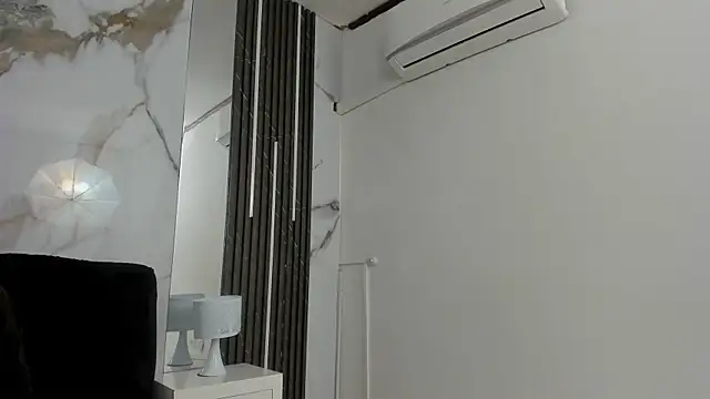 Snapshot of Kim_Lennon chatting on October 17, 1:35 pm Kim Lennon online show from October 17, 1:35 pm