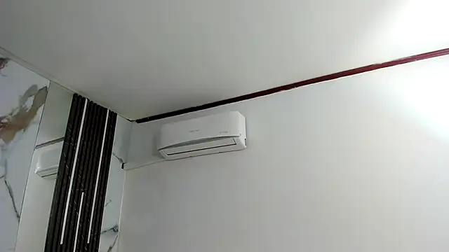 Snapshot of Kim_Lennon chatting on October 21, 12:39 pm Kim Lennon online show from October 21, 12:39 pm