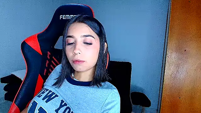 Rousse violett online show from February 13, 1:34 am