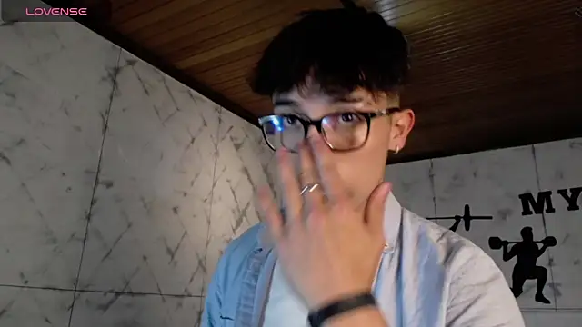 Snapshot of tim__fox chatting on November 18, 12:20 pm tim fox online show from November 18, 12:20 pm