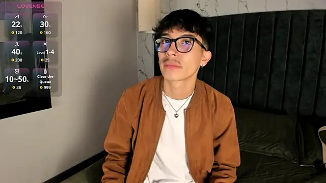 Snapshot of tim__fox chatting on November 19, 12:05 pm tim fox online show from November 19, 12:05 pm