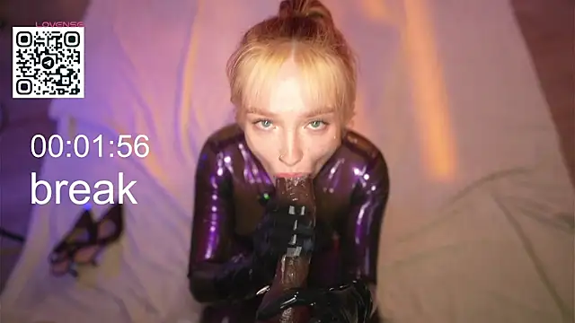 Snapshot of vse_sukki chatting on April 4, 4:33 am vse sukki online show from April 4, 4:33 am
