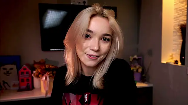 ileanacampbe online show from February 4, 4:48 am