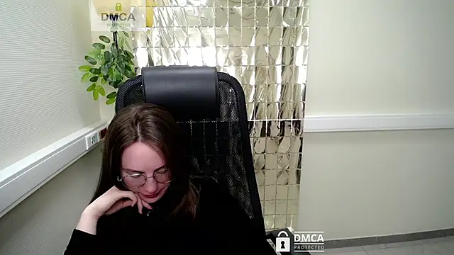 your paradise 01 online show from January 8, 10:15 am