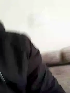 Snapshot of 13lusty chatting on January 19, 8:29 am 13lusty online show from January 19, 8:29 am