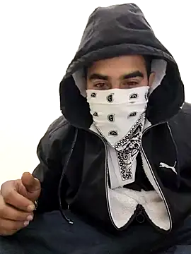 Snapshot of 13lusty chatting on January 23, 12:19 pm 13lusty online show from January 23, 12:19 pm