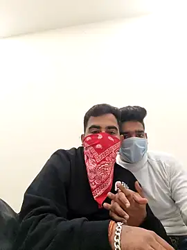 Snapshot of 13lusty chatting on February 3, 10:03 am 13lusty online show from February 3, 10:03 am