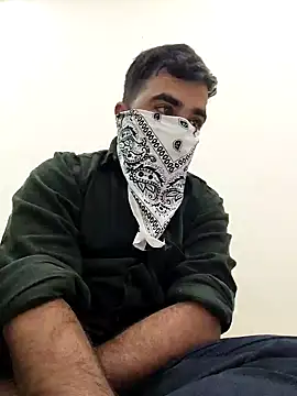 Snapshot of 13lusty chatting on February 6, 6:40 am 13lusty online show from February 6, 6:40 am