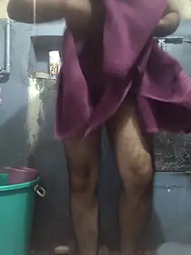 Snapshot of 13lusty chatting on February 5, 4:17 am 13lusty online show from February 5, 4:17 am